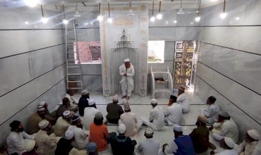 مسجدِ پنجتن کا آغاز و افتتاح